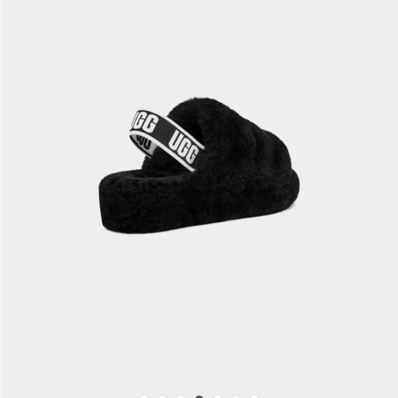 UGGs Fluff Yeah Slides - Picture 2 of 5